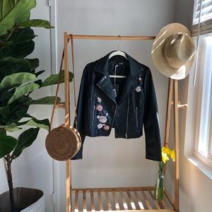 Sold❤️Floral embroidered leather jacket